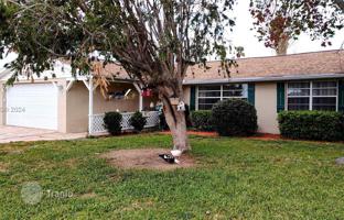 3-bedroom house 215 m² in Florida for $332,000