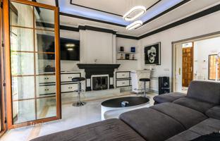 5-bedroom villa 436 m² in Marbella for 1,825,000 €
