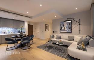 Two-bedroom apartment near a tube station, in the prestigious area of Hammersmith, London, UK for £898,000