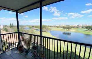 2-bedroom apartments in condo 106 m² in Davie for $275,000