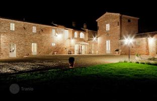 8-bedroom mansion 1,000 m² in Tuscany for 4,500,000 €