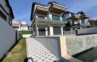 4-bedroom villa 220 m² in Fethiye for 25,105,000 TRY