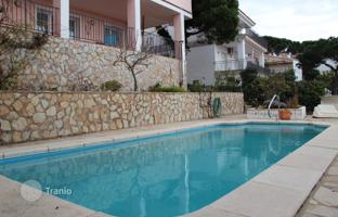Three-storey villa with a pool, a garden and a panoramic sea view near the beach, in one of the most prestigious areas, Lloret de Mar, Spain for 517,000 €