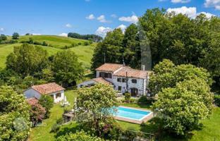 5-bedroom villa 400 m² in Arcidosso for 930,000 €