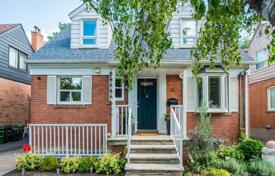 Townhome – Etobicoke, Toronto, Ontario,  Canada for C$1,149,000