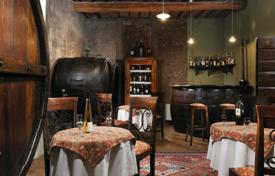 Real estate agency in Tuscany for 11,000,000 €