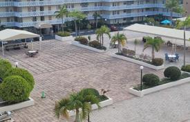 Condo – Hallandale Beach, Florida, USA for $339,000