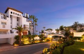 Apartment for sale in Marina Puente Romano, Marbella Golden Mile for 4,995,000 €