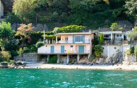 Two-level villa right on the beach at Lake Como, Menaggio, Lombardy, Italy for 2,900 € per week