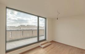 Penthouse with 3 bedrooms, terrace of 80 m² and a view of the Frankfurt Gate, Friedrichshain, Berlin for 825,000 € Penthouse with 3 bedrooms, terrace of 80 m² and a view of the Frankfurt Gate, Friedrichshain, Berlin for 825,000 €