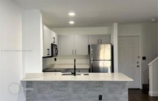 2-bedroom house 131 m² in West Palm Beach for $330,000