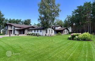 6-bedroom townhouse 2,370 m² in Jurmala for 3,800,000 €