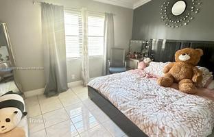 3-bedroom house 113 m² in Hialeah for $450,000