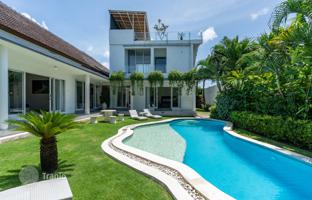 5-bedroom villa 450 m² in Canggu for $499,000
