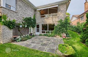 11-bedroom house in North York for C$2,179,000