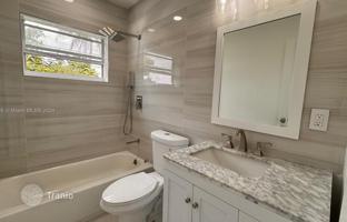 4-bedroom house 132 m² in Miami for $651,000