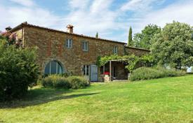 Traditional villa with a pool and a large plot in San Giovanni Valdarno, Siena, Italy for 690,000 €