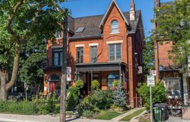 Terraced house – Broadview Avenue, Toronto, Ontario,  Canada for C$2,284,000