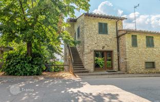 1-bedroom country house 270 m² in Siena for 585,000 €