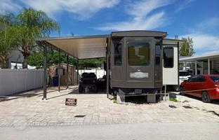 2-bedroom apartments in condo 181 m² in Key Largo for $440,000