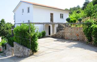 6-room house 368 m² in Rabac for 602,000 €
