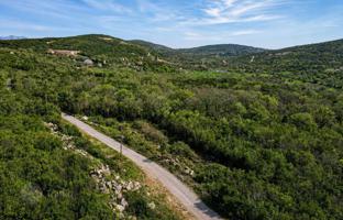 Land plot 1,000 m² in Kovači for 70,000 €