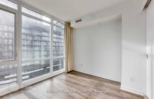 5-bedroom apartment in Fort York Boulevard for C$979,000