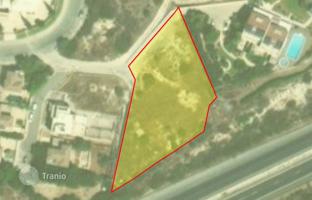 Land plot 2,481 m² in Agios Tychonas for 600,000 €