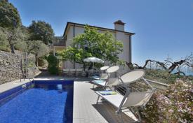 Villa with a swimming pool, a jacuzzi and a panoramic view of the sea, Lerici, Italy for 4,500 € per week