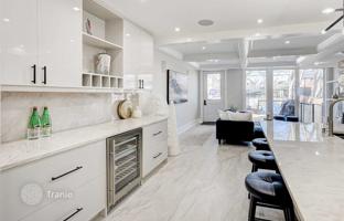 4-bedroom house in Etobicoke for C$1,979,000