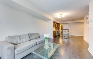 4-bedroom apartment in Adelaide Street West for C$948,000