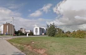 ROVINJ — land 5170 m² (construction M1 zone + P parking zone) for 1,750,000 €