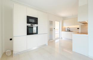 2-room apartment 100 m² in Athenian Riviera for 420,000 €