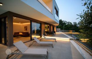 3-bedroom house 225 m² in Primorje-Gorski Kotar County for 1,500,000 €