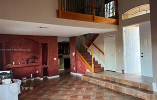 3-bedroom house 289 m² in West End for $695,000