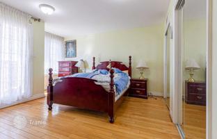 8-bedroom house in Etobicoke for C$1,979,000