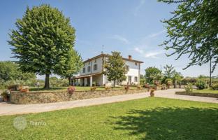 5-bedroom country house 534 m² in Arezzo for 670,000 €
