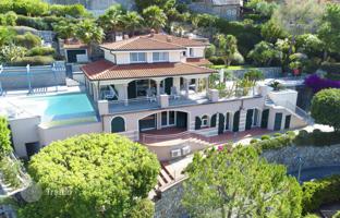 5-bedroom villa 348 m² in Liguria for 2,800,000 €