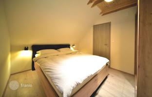 5-bedroom house 255 m² in Fužine for 350,000 €