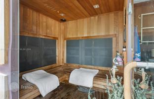 2-bedroom house 202 m² in North Miami for $1,200,000