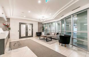 4-bedroom apartment in Lake Shore Boulevard West for C$845,000