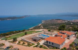 Furnished villa with a pool, a guest house and stunning sea views in the Peloponnese, Greece for 2,295,000 €