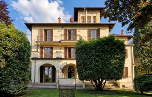 7-bedroom villa in Stresa for 2,000,000 €