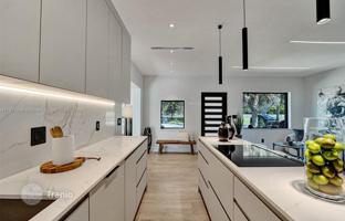 4-bedroom house 107 m² in North Miami Beach for $898,000