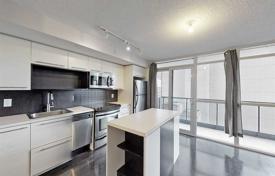 Apartment – Carlton Street, Old Toronto, Toronto,  Ontario,   Canada for C$825,000