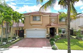Townhome – West End, Miami, Florida,  USA for $780,000