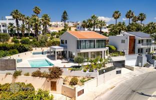 4-bedroom cottage 240 m² in Limassol for 1,800,000 €