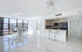 2-bedroom apartments in condo 95 m² in Hallandale Beach for $950,000
