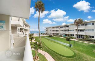 2-bedroom apartments in condo 84 m² in Hillsboro Beach for $575,000