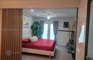 4-bedroom house 352 m² in West End for $999,000